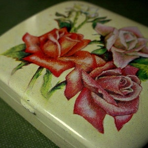 Lot Small Vintage Tins Stamped Made In Switzerland Shabby Cottage Chic Rose Flower Never Used Pill Trinket Mint Keepsake Box 2 X 1/2 Inch W6