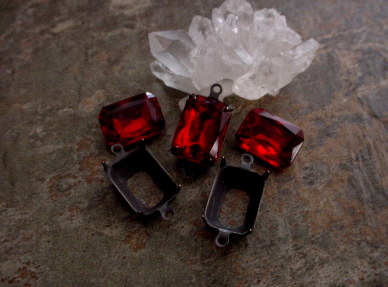 Vintage Siam Ruby Connectors 14X10 mm Octagon Faceted Cut Czech Glass Red Rhinestones Oxidized Brown Black Patina Brass Setting Lot 5I/12B image 5