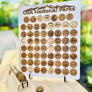 Mapa de madera de los parques nacionales de EE. UU. con fichas para el seguimiento de aventuras