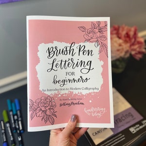 Brush Pen Lettering für Anfänger Arbeitsbuch - Kalligraphie lernen / Hand Lettering, Kalligraphie Übung, Hand Lettering Anfängerleitfaden