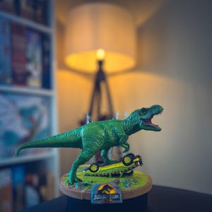 Travel Back in Time with this Custom Jurassic Park Dinosaur Diorama | Intriguing Jurassic Park Diorama