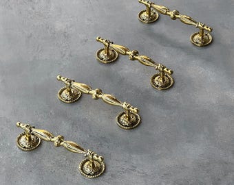 Tiradores de cajón de latón sin lacar con detalles ornamentales - Manijas de gabinete de latón macizo de estilo vintage - Herrajes para muebles marroquíes hechos a mano - Detalles antiguos