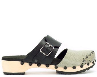 closed toe clogs with strap