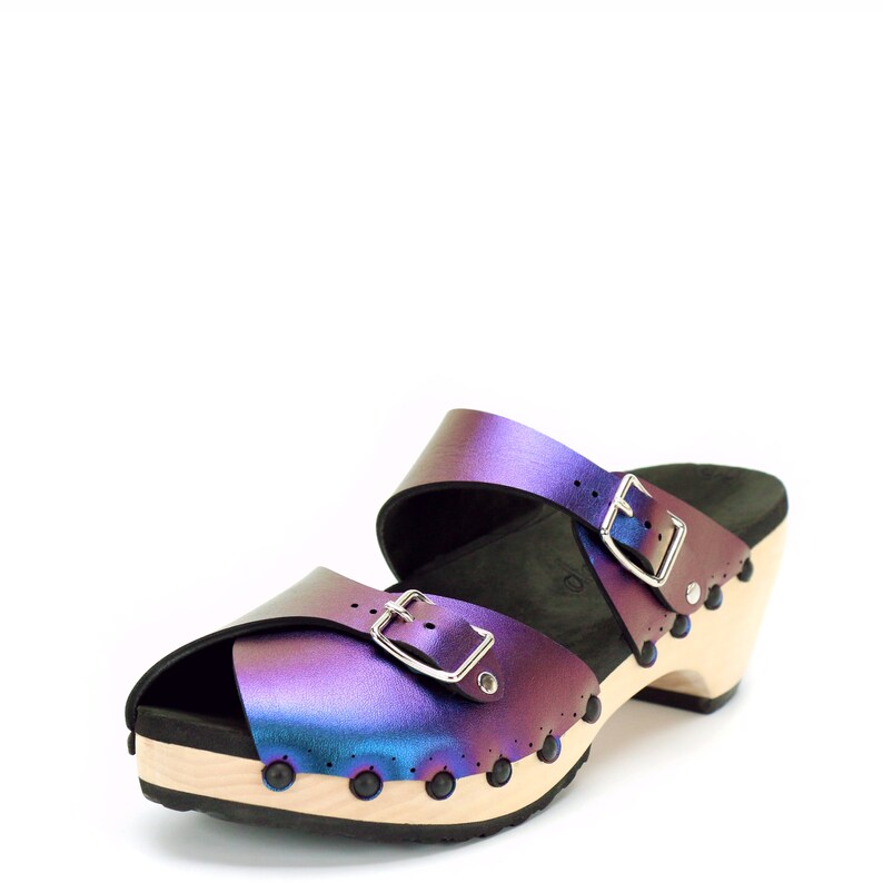 mid heel clogs