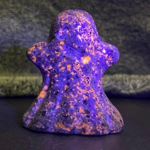 Kleine Yooperlite Ghost Carving UV-aktiv