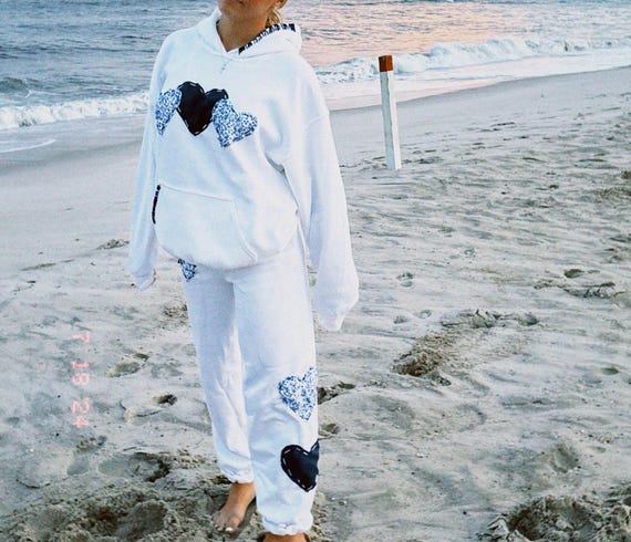 Gypsophila Heart Hoodie スウェット パーカー Hand Stitched Heart Hoodie, White and Navy Blue - Etsy