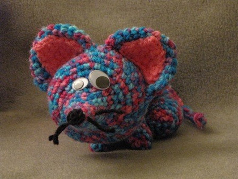 Midge the Mouse Amigurumi Crochet Pattern image 1