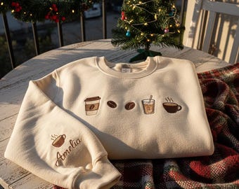 Personalisierte Kaffee-Liebhaber gestickt Sweatshirt, niedlichen Kaffee Rundhalsausschnitt, Geschenk für Barista, Eiskaffee Shirt, Geschenk für Frauen