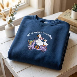 Sudadera bordada de ganso para auxiliares docentes, sudadera de cuello redondo para apoyar el aprendizaje, lindo regalo para el personal escolar.