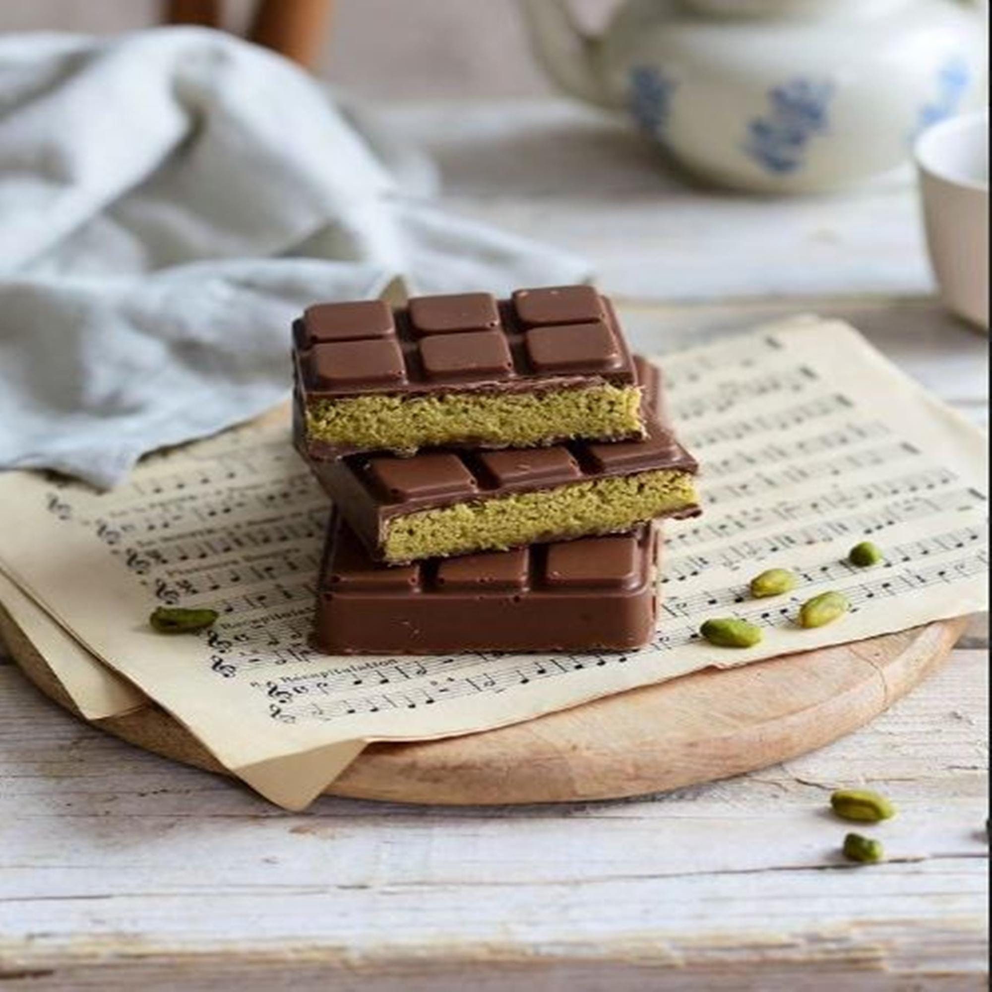 ドバイFix Chocolate ピスタチオ二枚セット袋付き