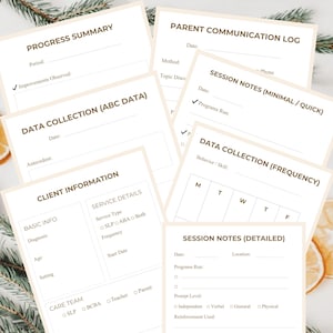 Puede incluir: Un conjunto de formularios imprimibles en beige y blanco para la recopilación de datos y notas de sesión. Los formularios incluyen secciones para la información del cliente, resúmenes de progreso y registros de comunicación con los padres. El texto es negro.