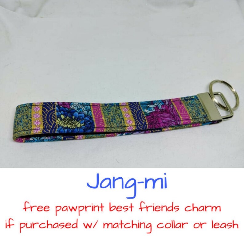 Wristlet Keychain Handmade Keychain Floral Keychain Feminine Keychain Girl Keychain Asian Keychain Flower Key Fob Pretty Keychain