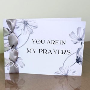 Carte de sympathie faite main personnalisée, ruban de satin, carte de luxe, Vous êtes dans mes prières, Je pense à vous