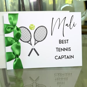 Carte faite main personnalisée pour capitaine d'équipe de tennis, ruban de satin, carte de luxe, carte personnalisée, carte de tennis, capitaine d'équipe