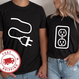 Easy Couples Costume - Plug and Socket Power Outlet Funny Matching Halloween Last Minute Tshirts Husband Wife Couple Duo Unisex Plus-Size