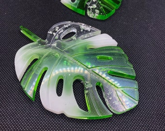 Monstera leaf resin coaster - with Light green and silver foil home décor/ tropical plants lover/ for him/ for her