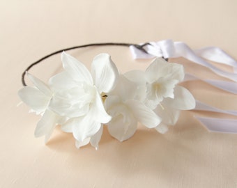 Bridal headpiece, Daffodil flower crown, white floral hairpiece, garden wedding, hair accessories, white flower crown
