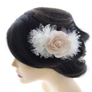 Rose bridal hair comb, Wedding flower comb, Boho bridal hair, Rose flower headpiece, Pink, ivory or white, eye catching hair accessory