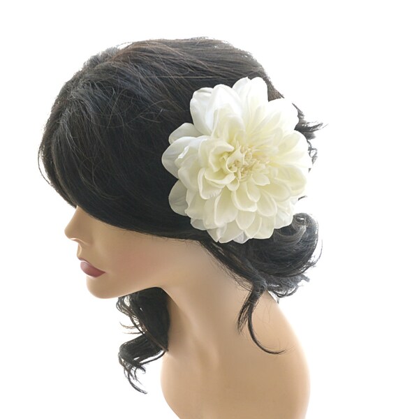 Wedding hair flower, Ivory flower hair clip, Wedding flower hair fascinator, bridal hair accessory, ivory hair piece, Dahlia hair flower