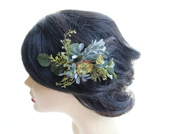 Eucalyptus bridal hair comb, Eucalyptus headpiece, Green flower hair comb, Boho headpiece, Green hair piece, Greenery hair comb for bride