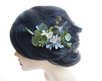 Eucalyptus with flowers hair comb, Green bridal headpiece, Greenery mix and flower comb, Bridal hair comb, Botanical hair comb