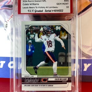 2024 Panini Instant NFL #251 Caleb Williams Führt Bären Zum Sieg In Lambeau T.C.T. Graded Gem Mint 10 Rookie Karte