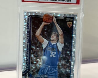 Cooper Flagg 2025 Topps NBA Flagship Rookie Card diamanté holo T.C.T. Graded(TM) Gem Mint 10 with Stand