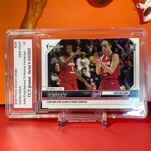 Tarjeta de novato Panini Instant NBA n.° 371 LeBron James vs Victor Wembanyama 2023-24 LeBron/Victor ponen en escena Tct Graded Gem Mint 10 (auténtica)