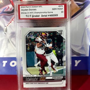 Tarjeta de novato Panini Instant NFL n.° 274 de Jayden Daniels de 2024 que brilla en el juego de campeonato de la NFC Tarjeta de novato Gem Mint 10 calificada por T.C.T.