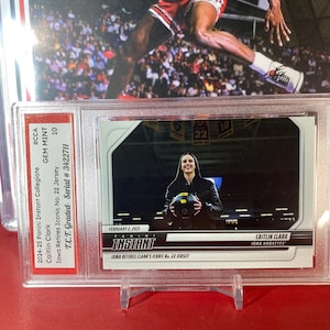2024-25 Panini Instant #CCA Caitlin Clark Rookie Card Iowa retire l'emblématique maillot Clarks n° 22 T.C.T. Gemme classée menthe 10