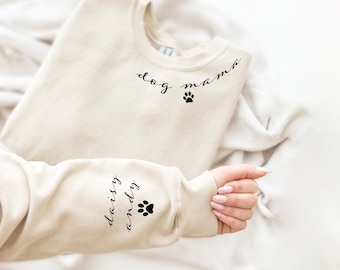 Custom Dog Mama Sweatshirt, Personalized Dog Mama Sweatshirt with Name, Christmas Gift, Dog Dad Gift for Pet Gift for Him, Pet Lovers