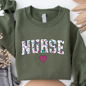 Floral Krankenschwester Shirt, neue Krankenschwester Geschenk, Krankenschwester Wertschätzung, Krankenschwester Studenten T-Shirt, Krankenschwester Shirt, Pflegeschule T-Shirt, Floral Krankenschwester T-Shirt