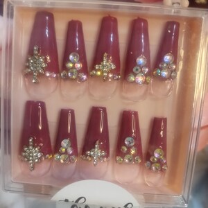 Couture-nagels in "Chardonnay" ROOD, french manicure, strassteentjes, herfstnagels Handgemaakte persen betaalbaar met lijm