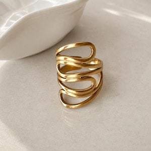 Sculptural Open Wrap Ring – 18K Gold Plated Stainless Steel | Modern Statement Ring