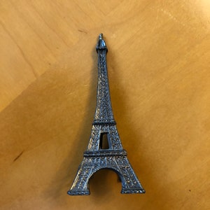 Therwen 2 Pack 15 Inch Metal Eiffel Tower Statue Decor Paris Eiffel Tower  Model Figurine Replica Stand Holder for Themed Party Decoration Cake Topper