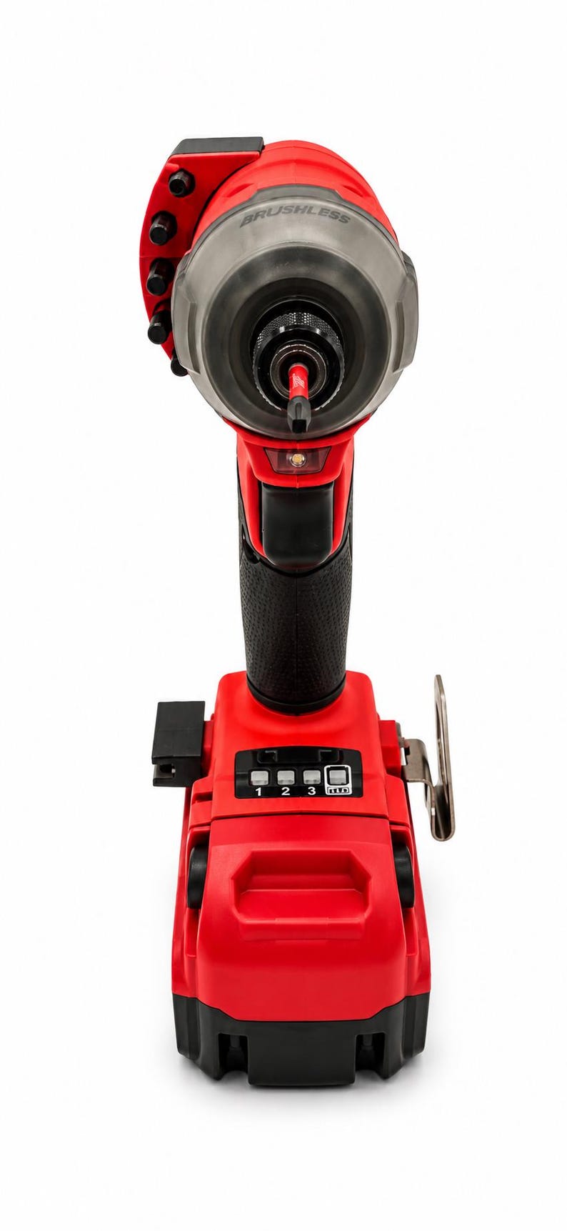 Puede incluir: Atornillador de impacto inal&aacute;mbrico rojo y negro con empu&ntilde;adura negra. La herramienta tiene una parte delantera transparente y la palabra "BRUSHLESS" es visible. La base tiene un compartimento para la bater&iacute;a y un indicador de nivel de potencia.