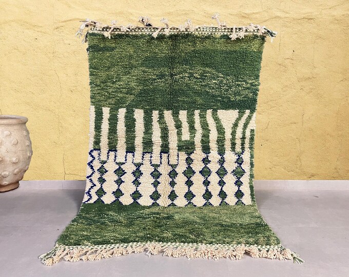 Luxurious Beni Ourain Rug - Handwoven Wool - Elegant White and Green Pattern - FREE Shipping Worldwide