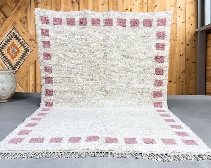 Handmade Moroccan Beni Ourain Rug – Beige and Pink Pattern | Authentic Wool Rug with Fringes