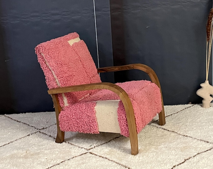 Elegant and Modern Pink Plush Armchair with Wooden Frame | Perfect for  Moroccan Craft Inspired, Handmade Luxurious Accent Furniture