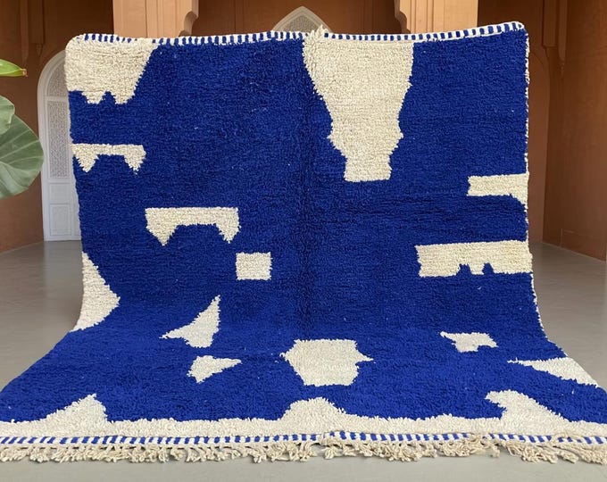 Handmade Moroccan Wool Rug with White and Blue Optical Illusion Design - FREE Worldwide Shipping