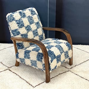 Timeless Elegance Handcrafted Mid-Century Modern Armchair with Retro Lounge Charm, Vintage Relaxation in Moroccan Wood Style, A Perfect Gift