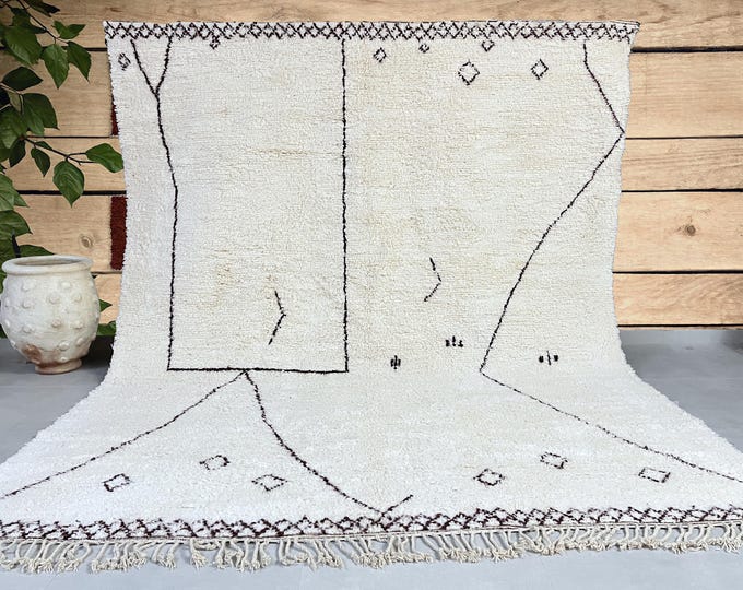 Elegant Beni Ourain Rug - Handmade - Simple Black and White Grid Pattern - Moroccan Authenticity - 50% OFF - FREE SHIPPING