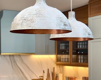 Koperen en witte koepelvormige hanglamp - moderne gehamerde messing plafondlamp voor de eetkamer