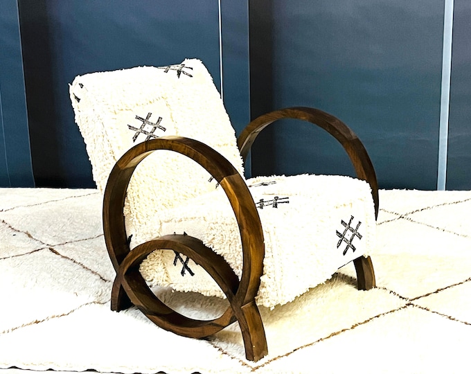 Timeless Elegance Handcrafted Mid-Century Modern Armchair with Retro Lounge Charm, Vintage Relaxation in Moroccan Wood Style, A Perfect Gift