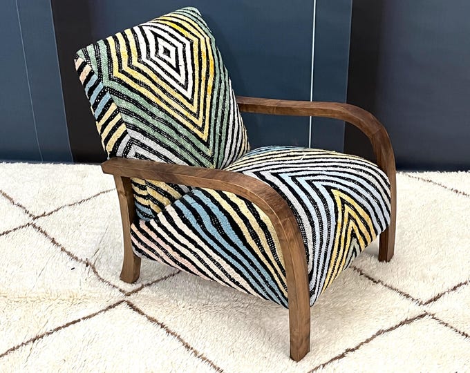 Timeless Elegance Handcrafted Mid-Century Modern Armchair with Retro Lounge Charm, Vintage Relaxation in Moroccan Wood Style, A Perfect Gift