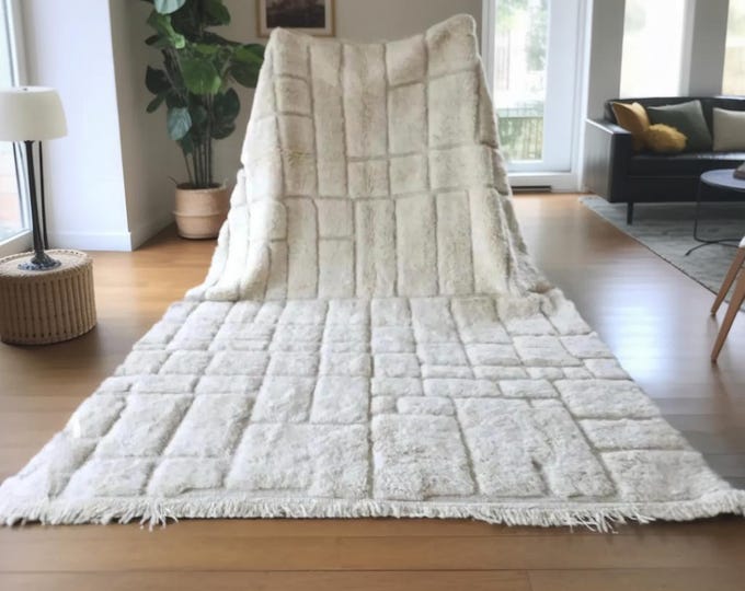 Ivory Moroccan Wool Rug – Handmade Beni Mrirt Berber Carpet – Grid Pattern High-Pile Area Rug – Minimalist Neutral Décor