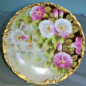 TRESSEMANES and VOGT / T & V  - Limoges – REYNAUD – Florals – 9.25 inch Plate
