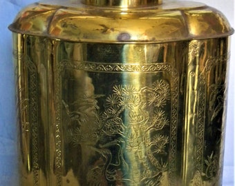 BOTE DE TÉ / CADDY asiático de latón - Grabado, Flora's Birds, - Chinoiserie de Hong Kong