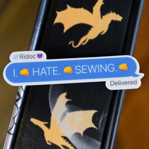 Odio coser / Ridoc / Onyx Storm / Fourth Wing / Iron Flame / Pegatina de Bookish / Empyrean / Pegatina de Kindle