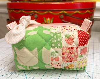 Small Quilted Boxy Pouch
